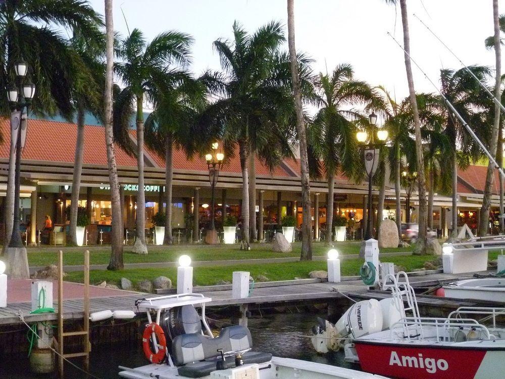 Flamboyant Garden Villas Oranjestad Bagian luar foto