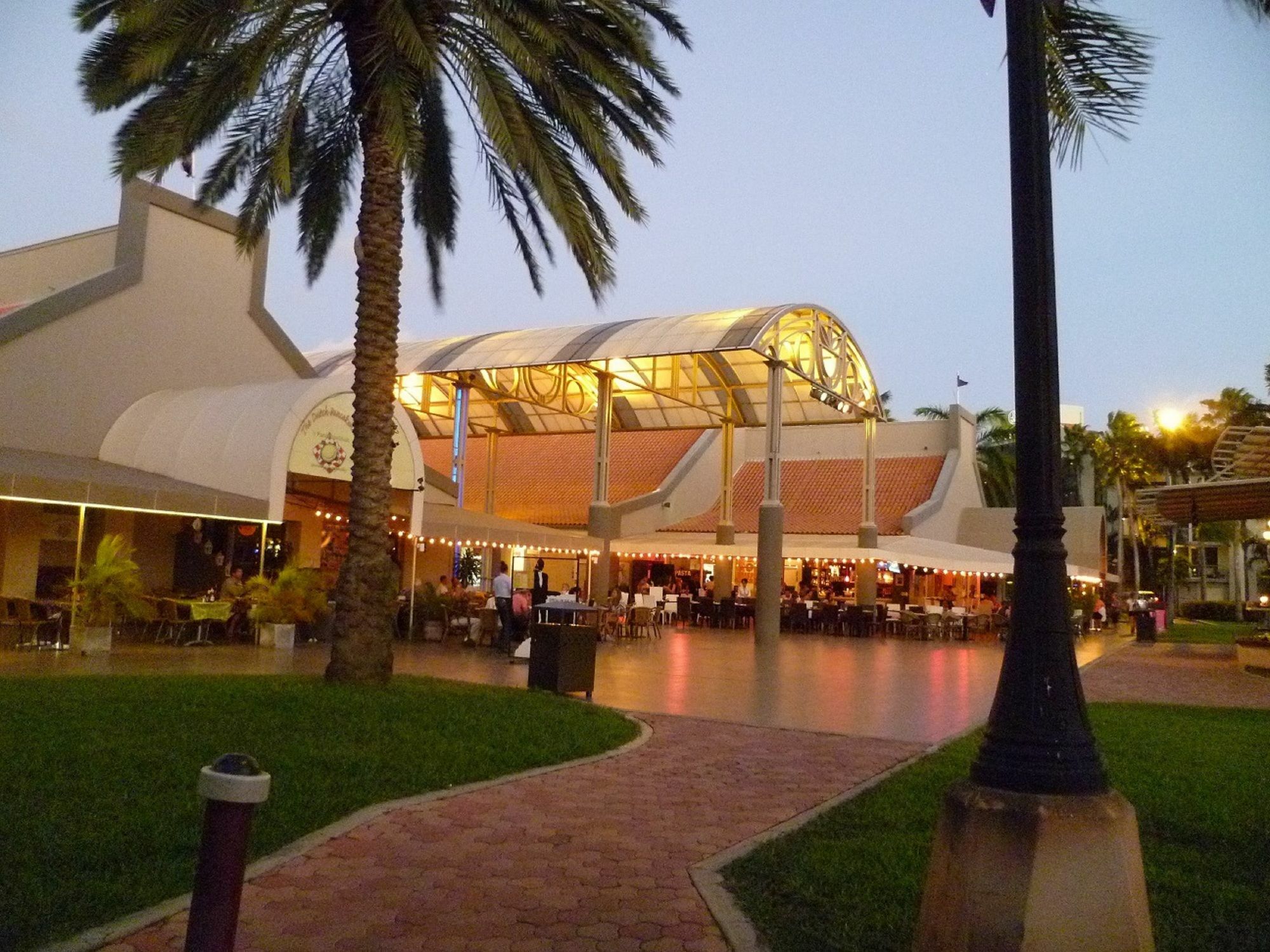 Flamboyant Garden Villas Oranjestad Bagian luar foto